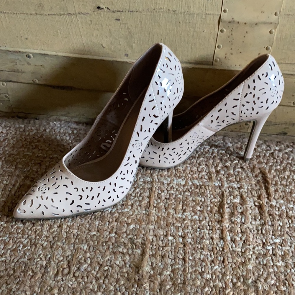 Report Nude Leath Laser Cut Point High Heels 8.5 W